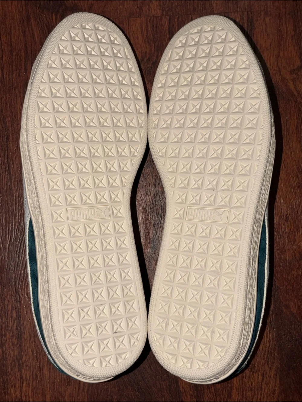 Puma Mens Suede shoes size 10.5